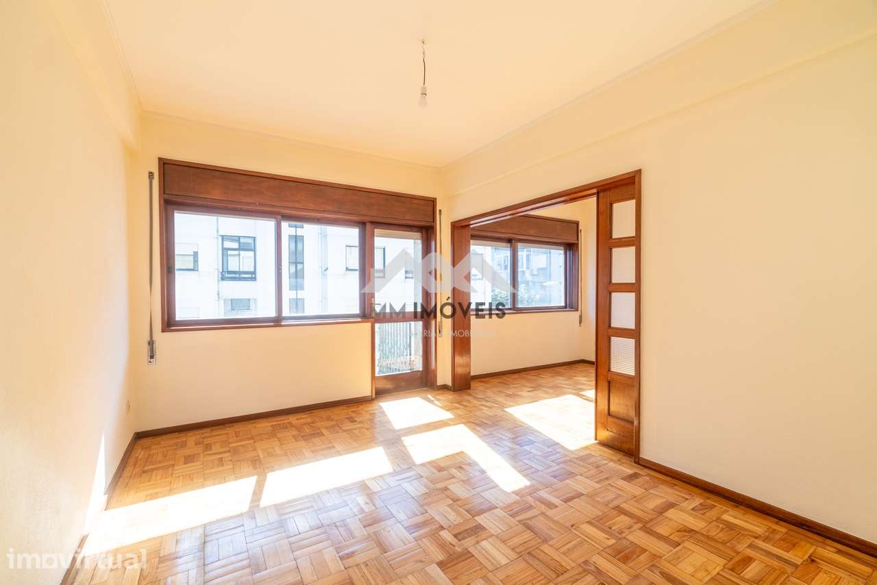 Apartamento T3+1 | Arrendamento | Varanda | Equipado | Rua Aurélia de - Grande imagem: 4/31