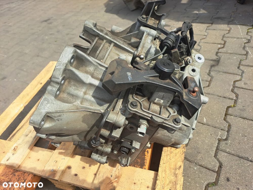 VOLVO V40 II D4 2.0D 2014 SKRZYNIA BIEGÓW MANUALNA KOD FU1R 7002 AEA - 4