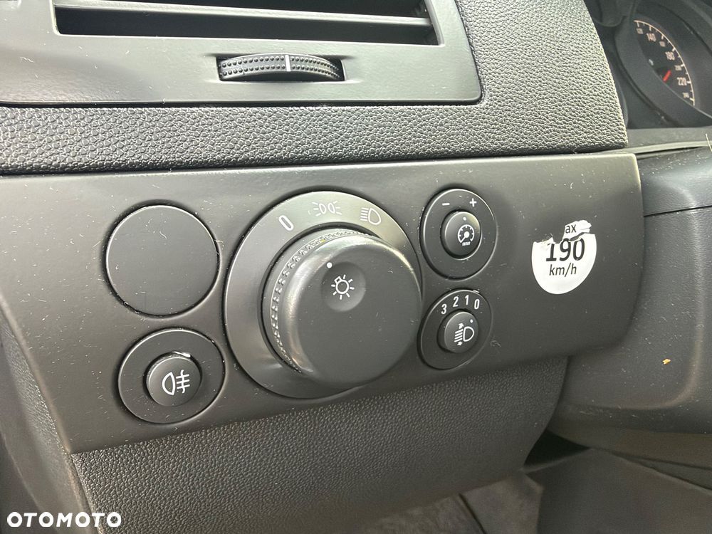 Opel Astra 1.6 Innovation 110 Jahre - 13