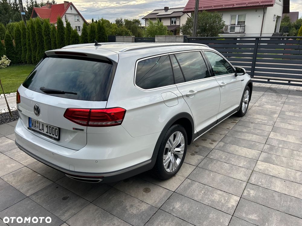 Volkswagen Passat Alltrack 2.0 TDI SCR DSG 4Motion - 6