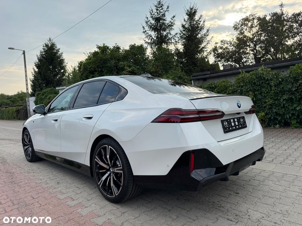 BMW Seria 5 520d xDrive mHEV M Sport - 12
