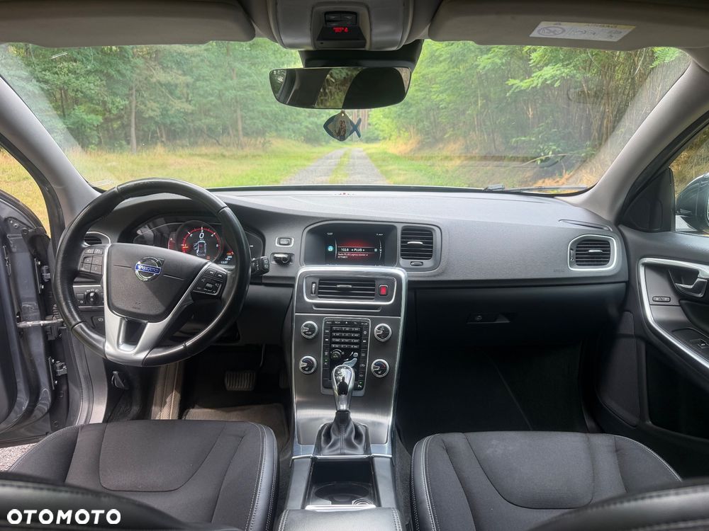 Volvo V60 Cross Country D3 Drive-E Momentum - 15