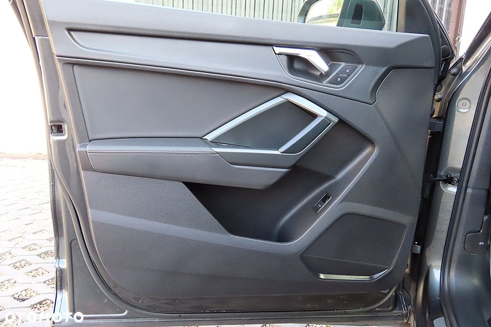 Audi Q3 40 TDI Quattro S tronic S line - 24