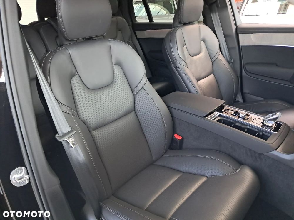 Volvo XC 90 B5 B AWD Plus Dark - 24