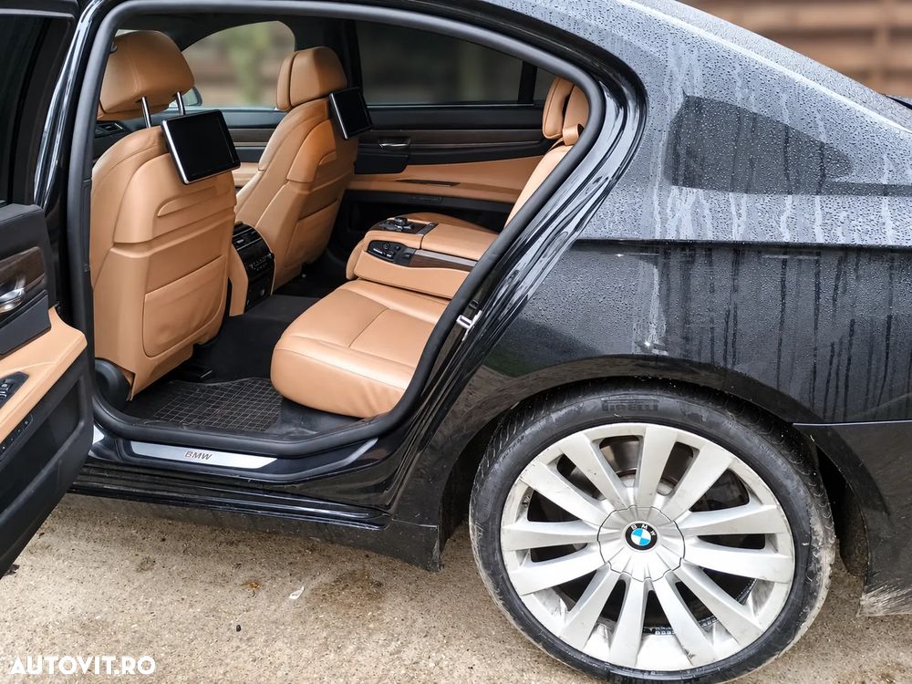 BMW Seria 7 - 11
