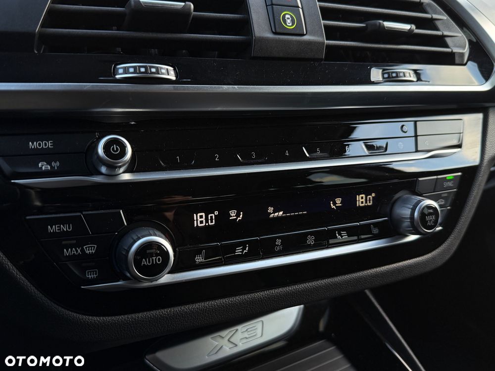 BMW X3 xDrive20i Advantage - 25