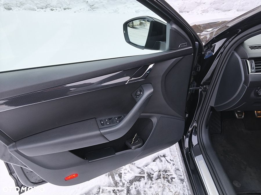 Skoda Octavia 2.0 TDI RS - 32