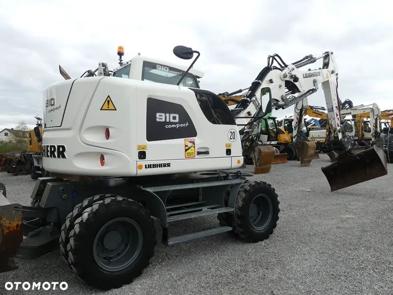 Liebherr A910 Compact / sprowadzona / ładny stan / - 10