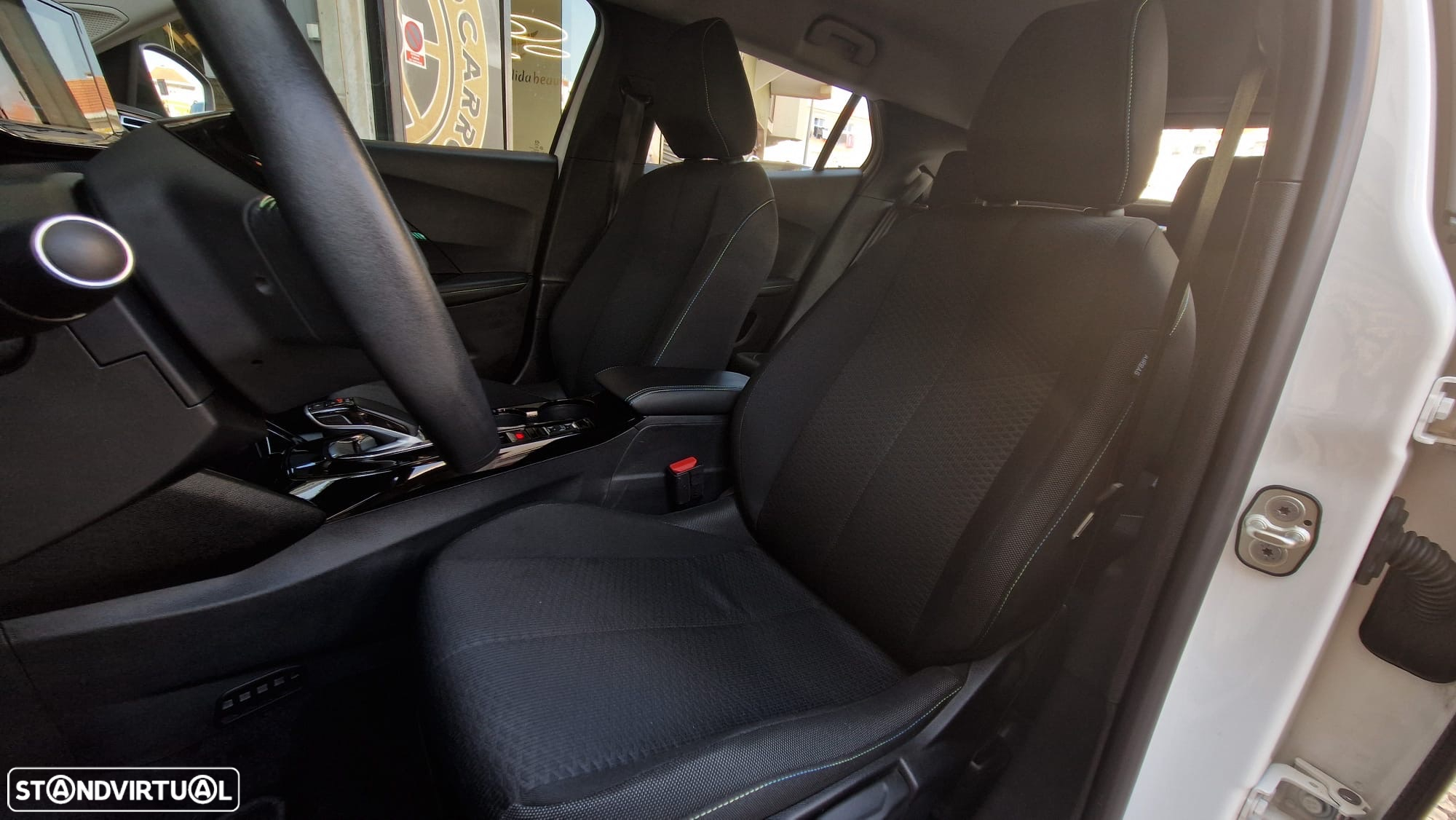 Peugeot e-2008 50 kWh Allure Pack - 10