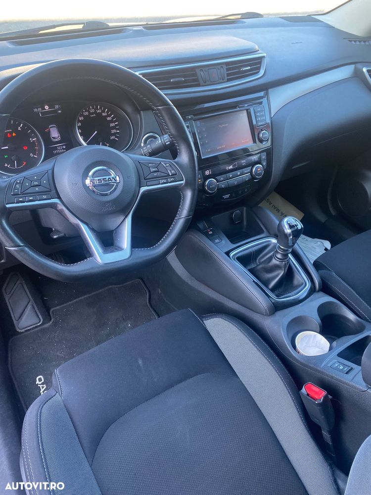 Nissan Qashqai 1.6 DCI Start/Stop 4X4-i Tekna - 9