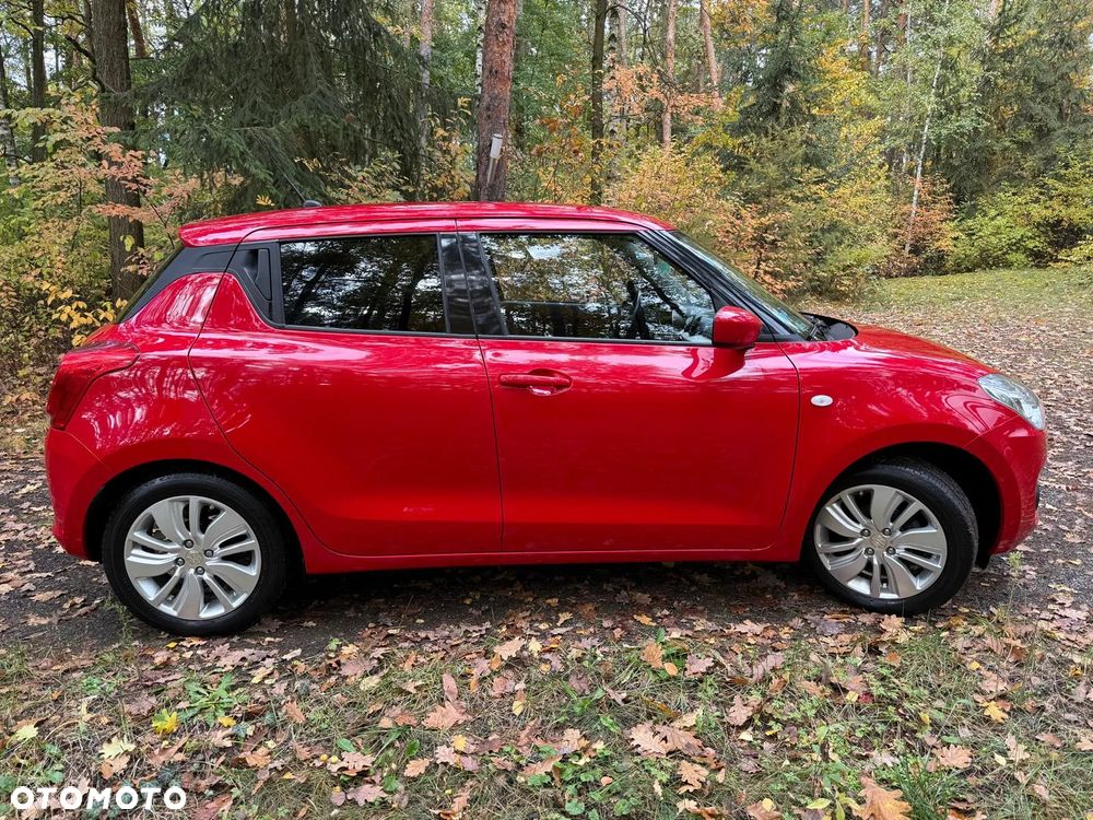 Suzuki Swift 1.2 Premium Plus CVT - 4