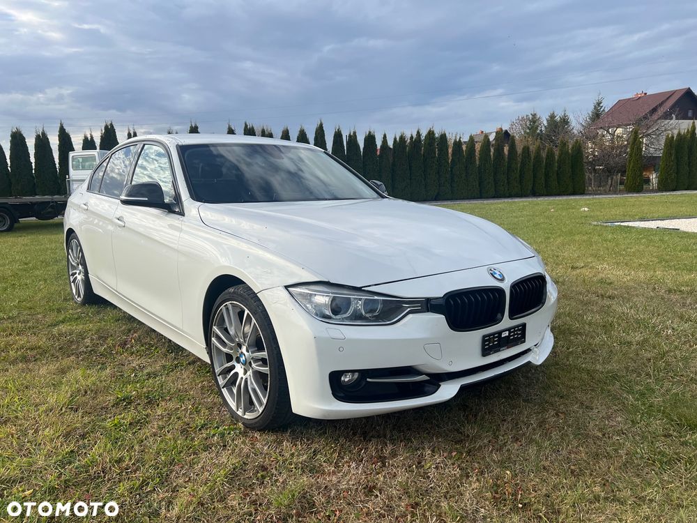 BMW Seria 3 320i Sport Line - 13