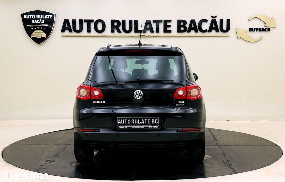 Volkswagen Tiguan - 11