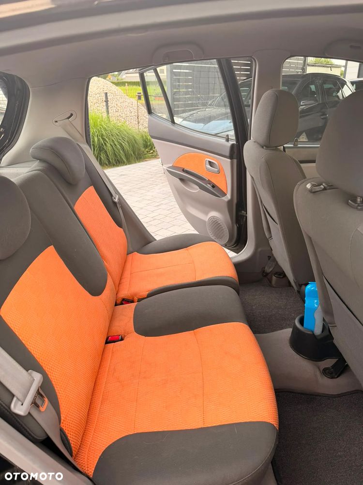 Kia Picanto 1.1 - 12