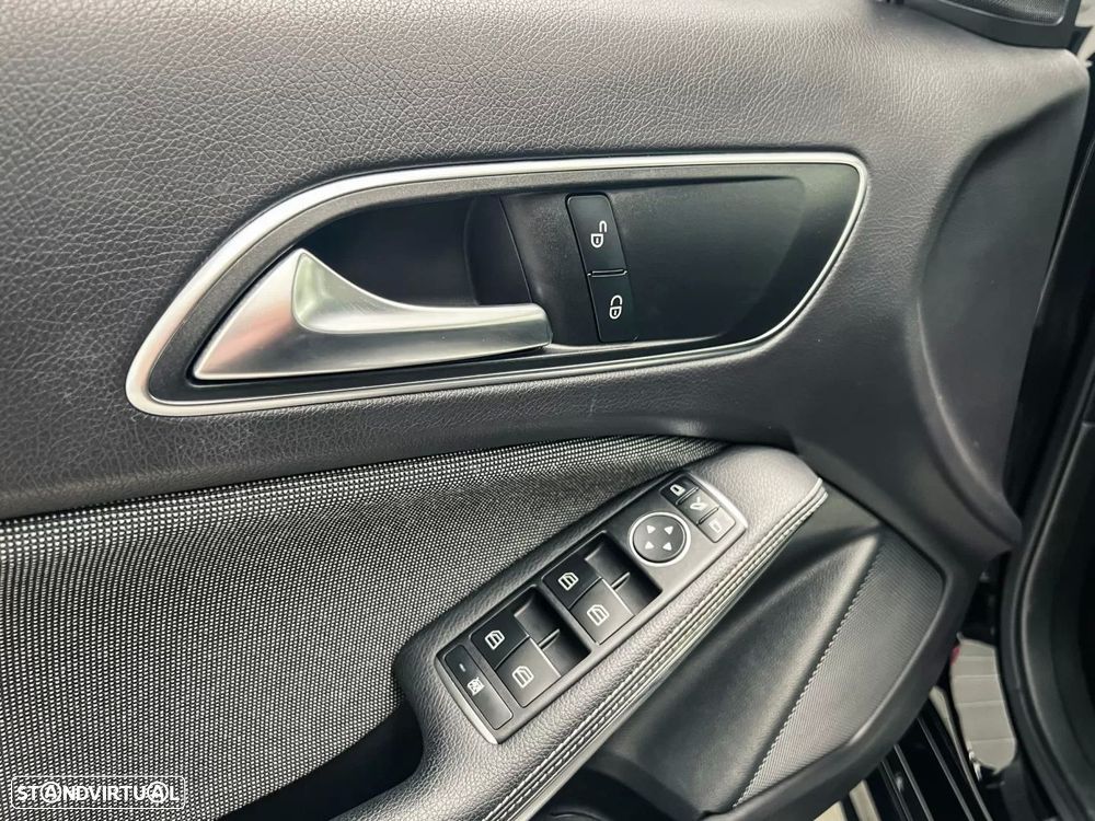 Mercedes-Benz A 180 d AMG Line - 17