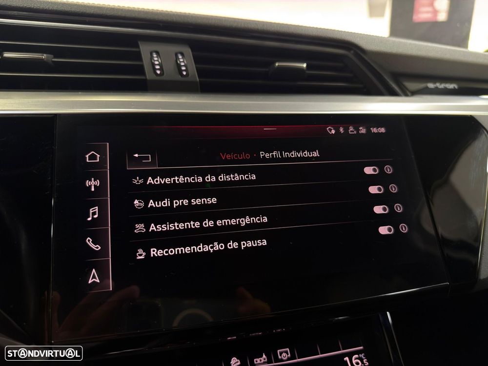 Audi e-tron 50 quattro S line - 39