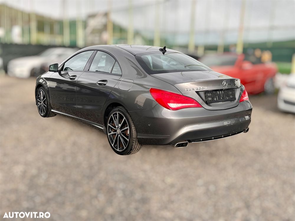 Mercedes-Benz CLA 200 d Shooting Brake 7G-DCT AMG Line - 3