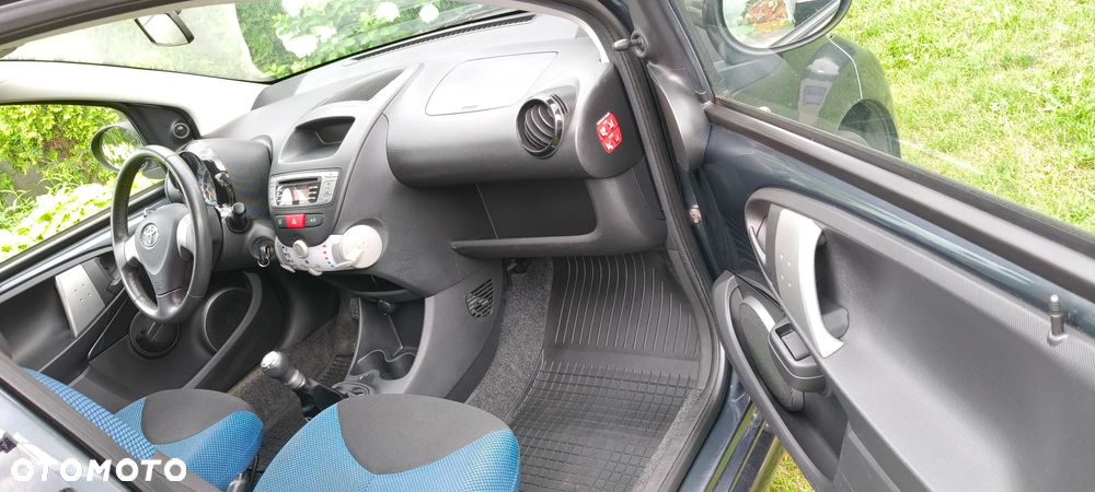 Toyota Aygo Connect - 19
