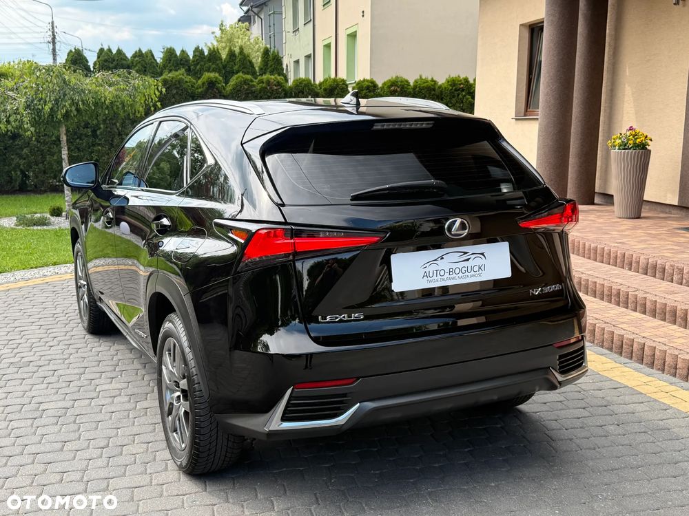 Lexus NX 300h Business Edition AWD - 11