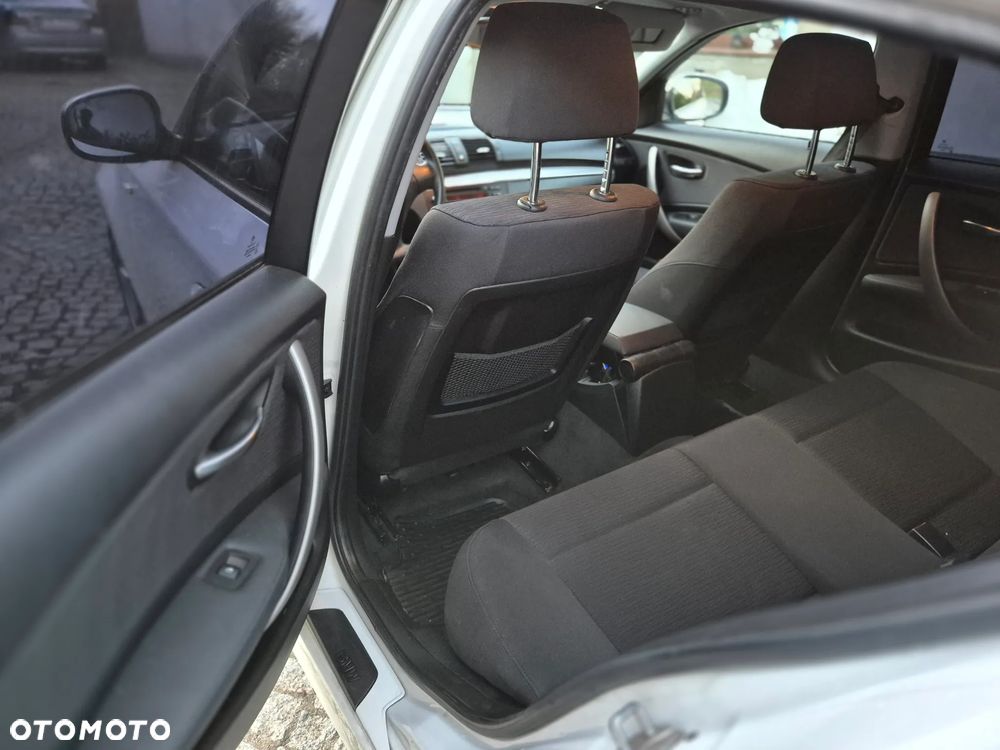 BMW Seria 1 116i - 17