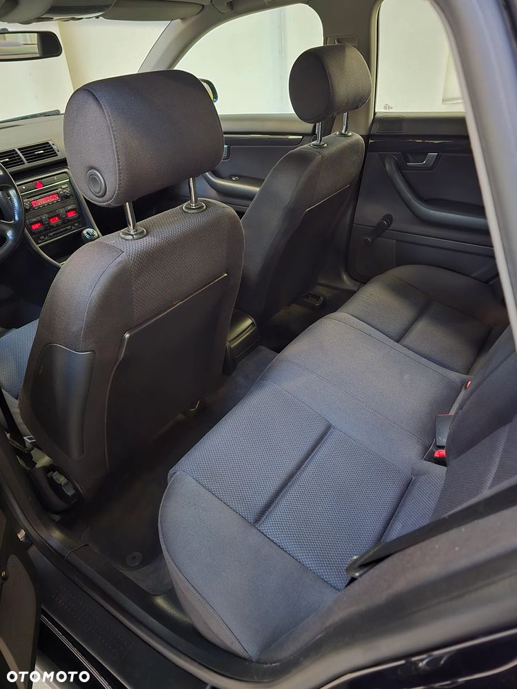 Audi A4 Limousine - 14