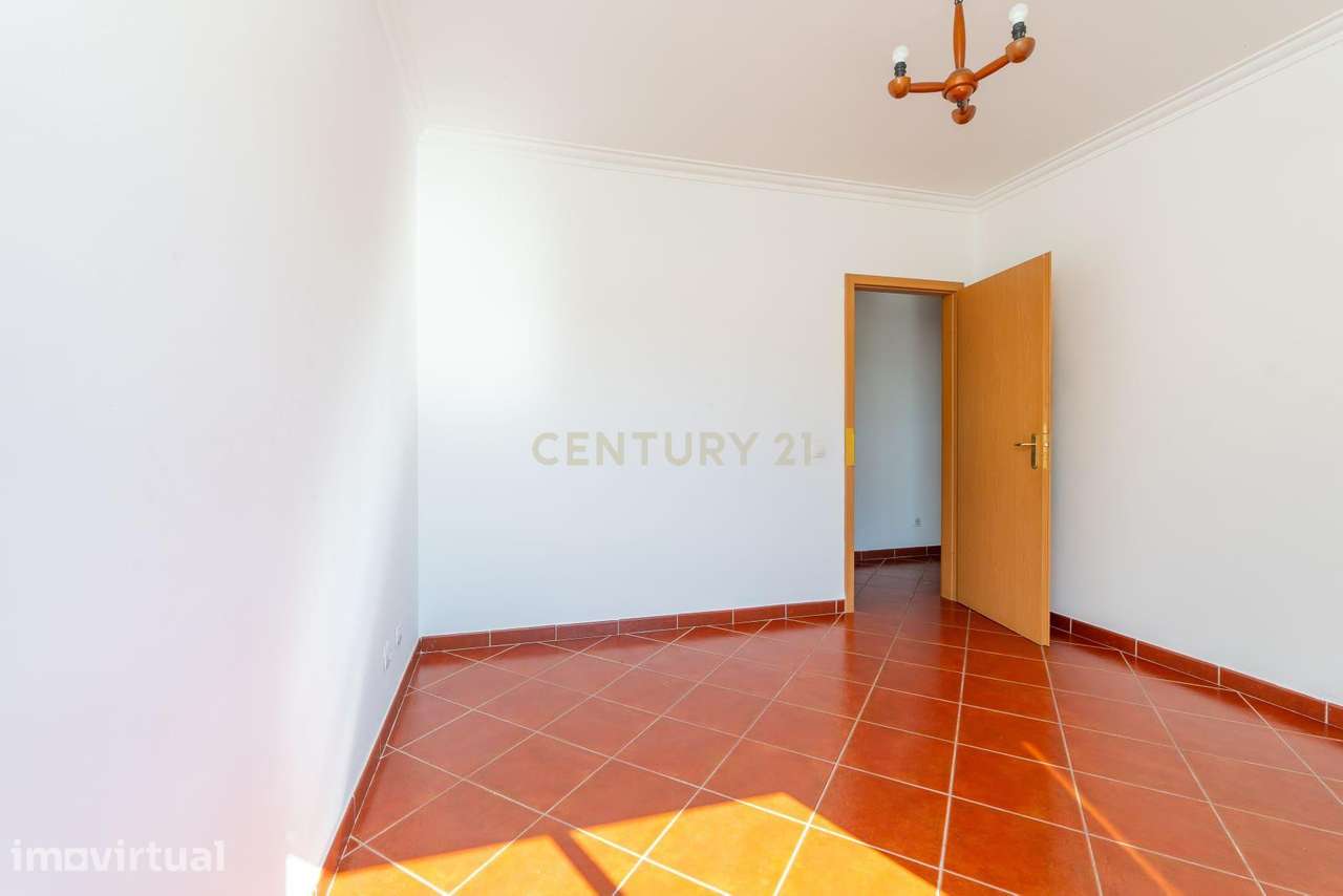 Apartamento T2 + 1 na Ota - Grande imagem: 4/17