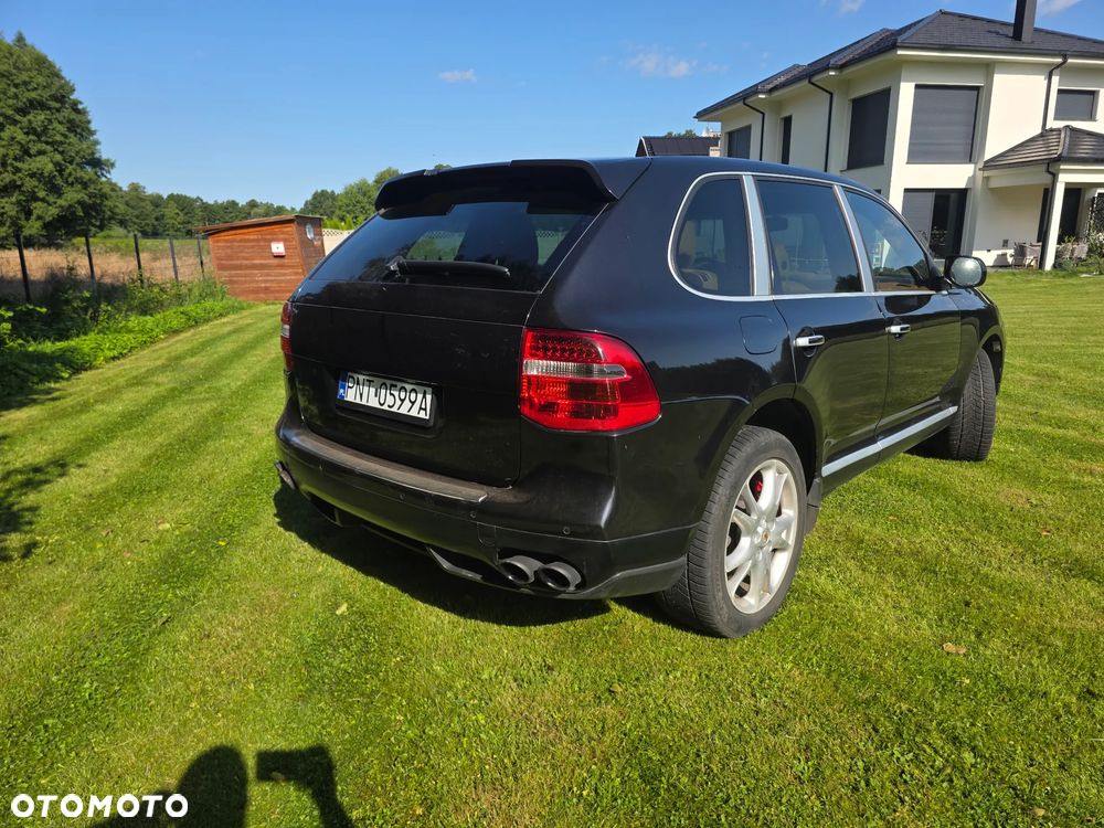 Porsche Cayenne Turbo - 8