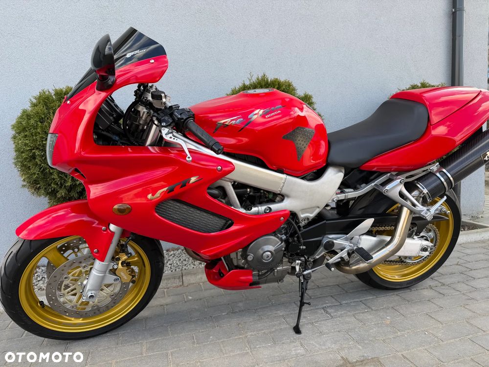 Honda VTR - 9
