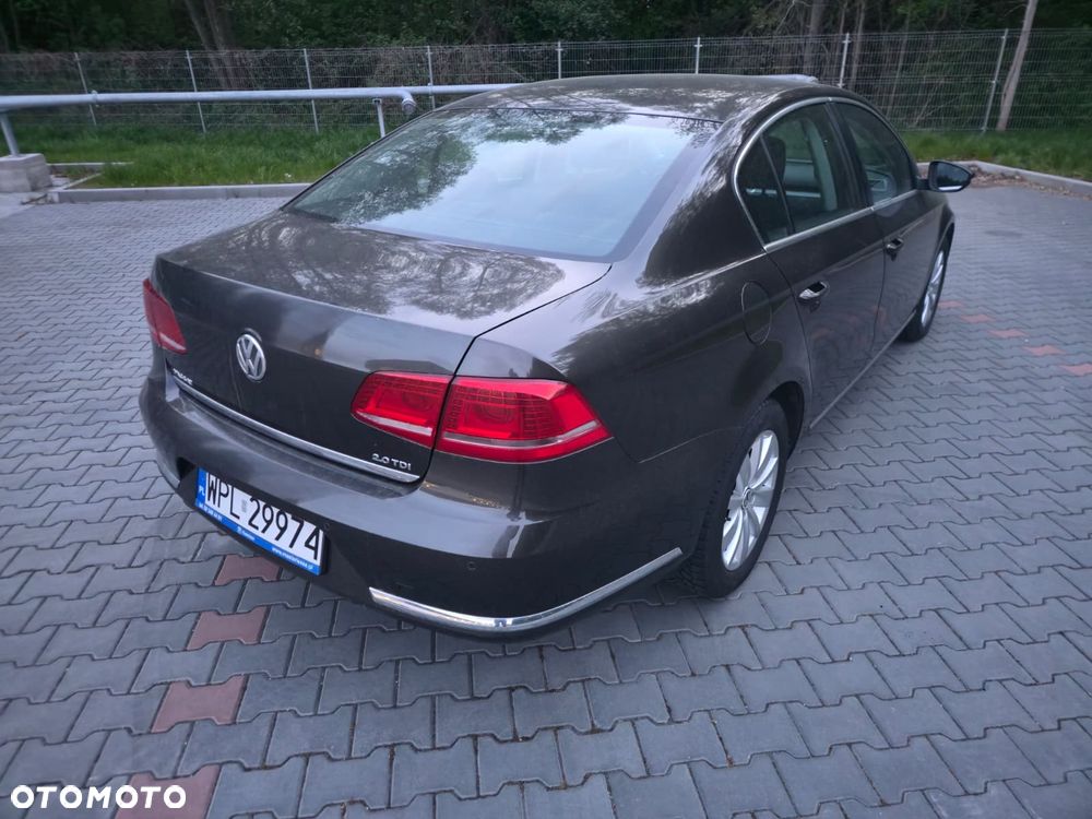 Volkswagen Passat 2.0 TDI Comfortline - 6
