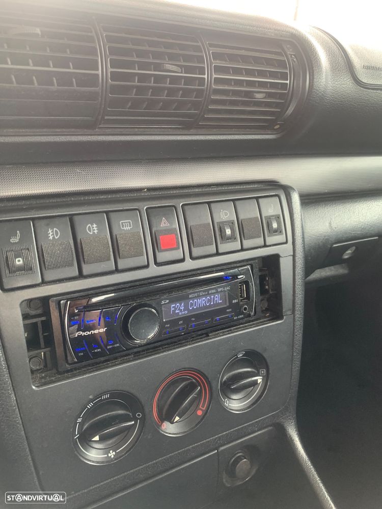 Audi A4 1.9 TDI Confort - 10