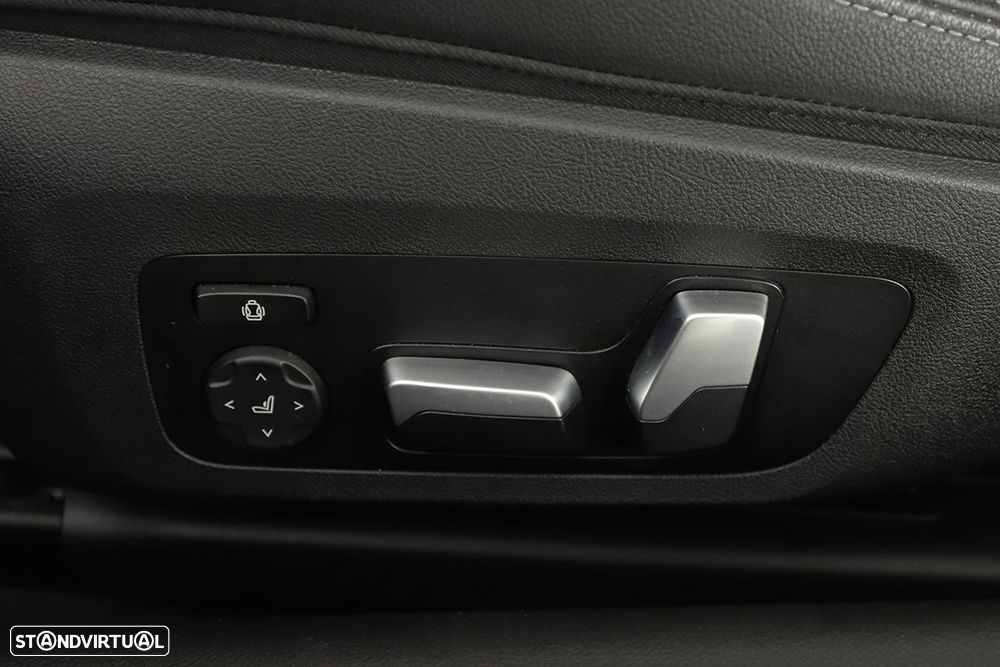 BMW 420 i Pack Desportivo M Auto - 26