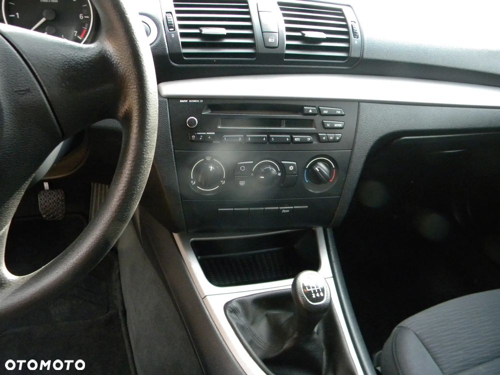 BMW Seria 1 116i - 21