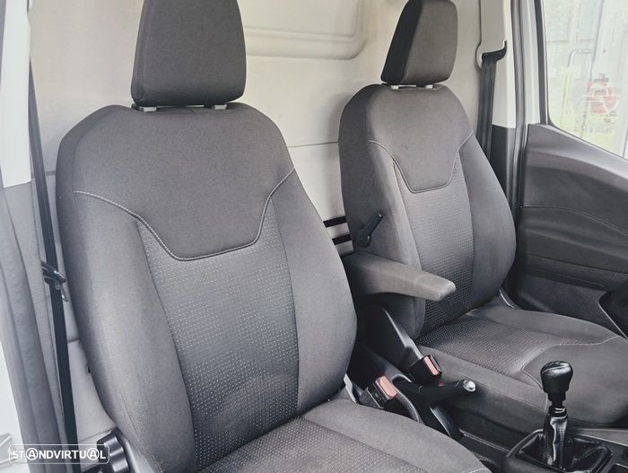 Ford Transit Courier - 50