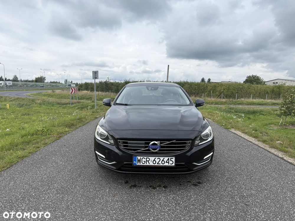 Volvo V60 D6 AWD Plug-in Hybrid Summum - 2