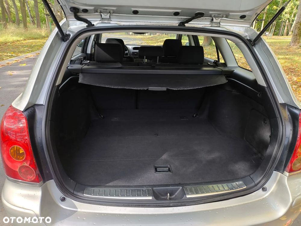 Toyota Avensis 2.0 VVT-i Sol - 9