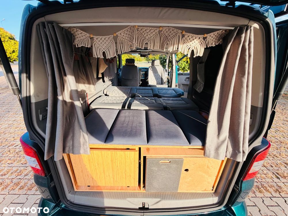 Volkswagen Multivan - 25