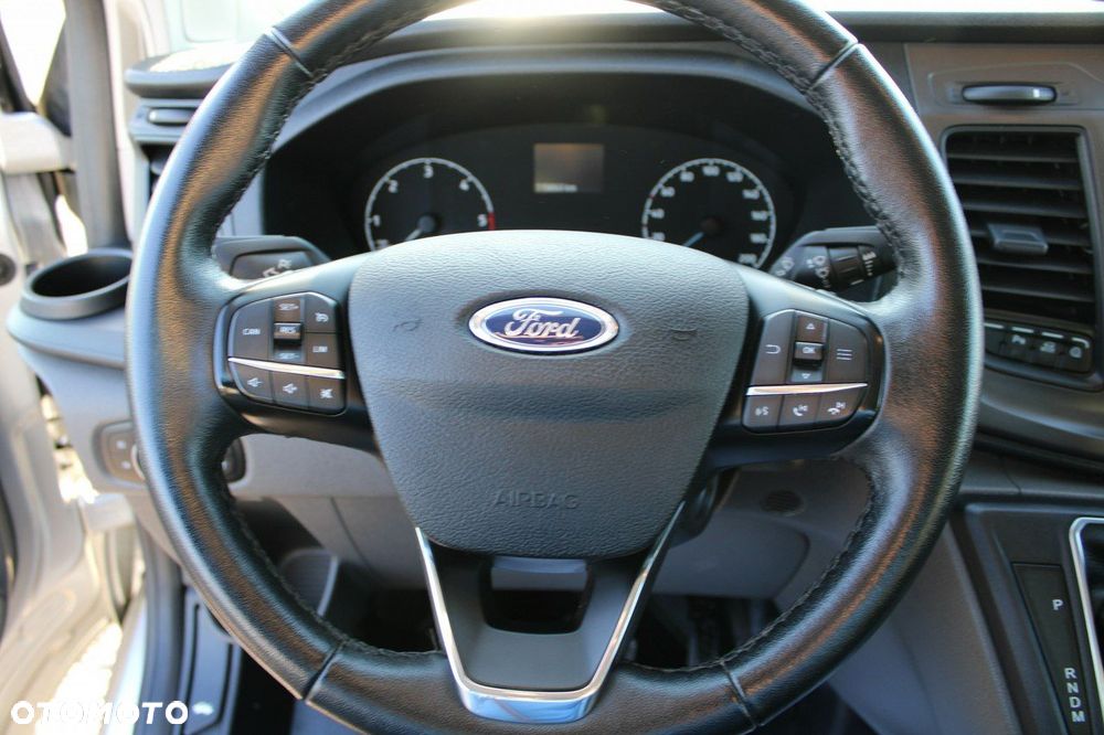 Ford Custom - 16