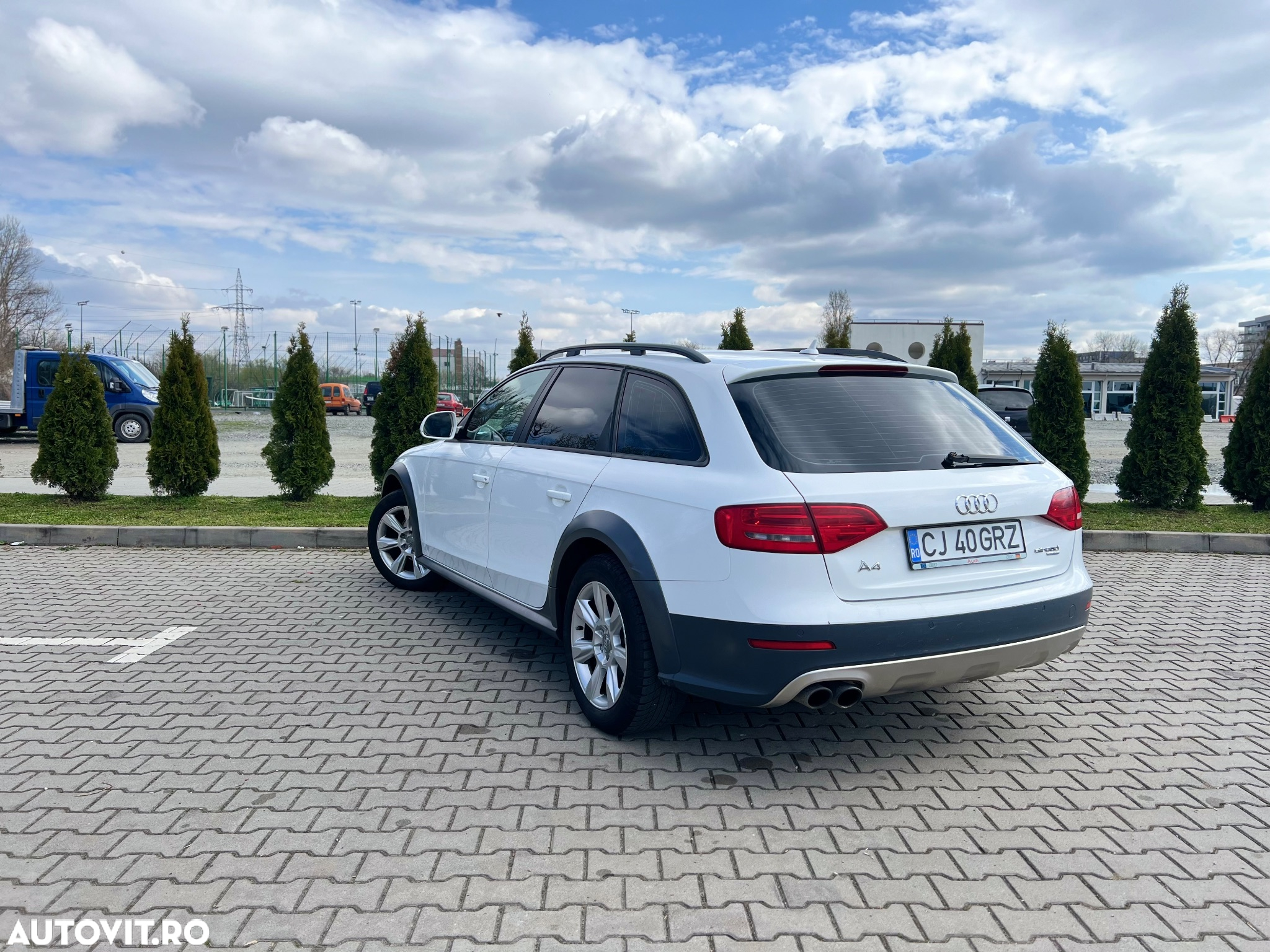 Audi A4 Allroad quattro 2.0 TDI DPF S tronic - 4