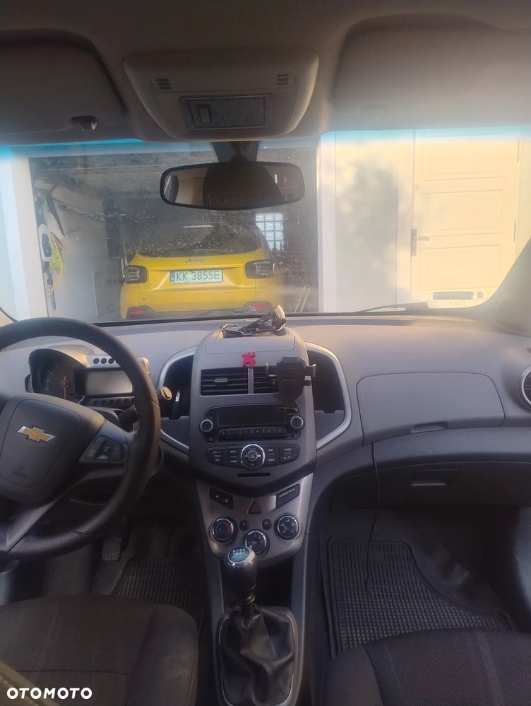 Chevrolet Aveo - 10