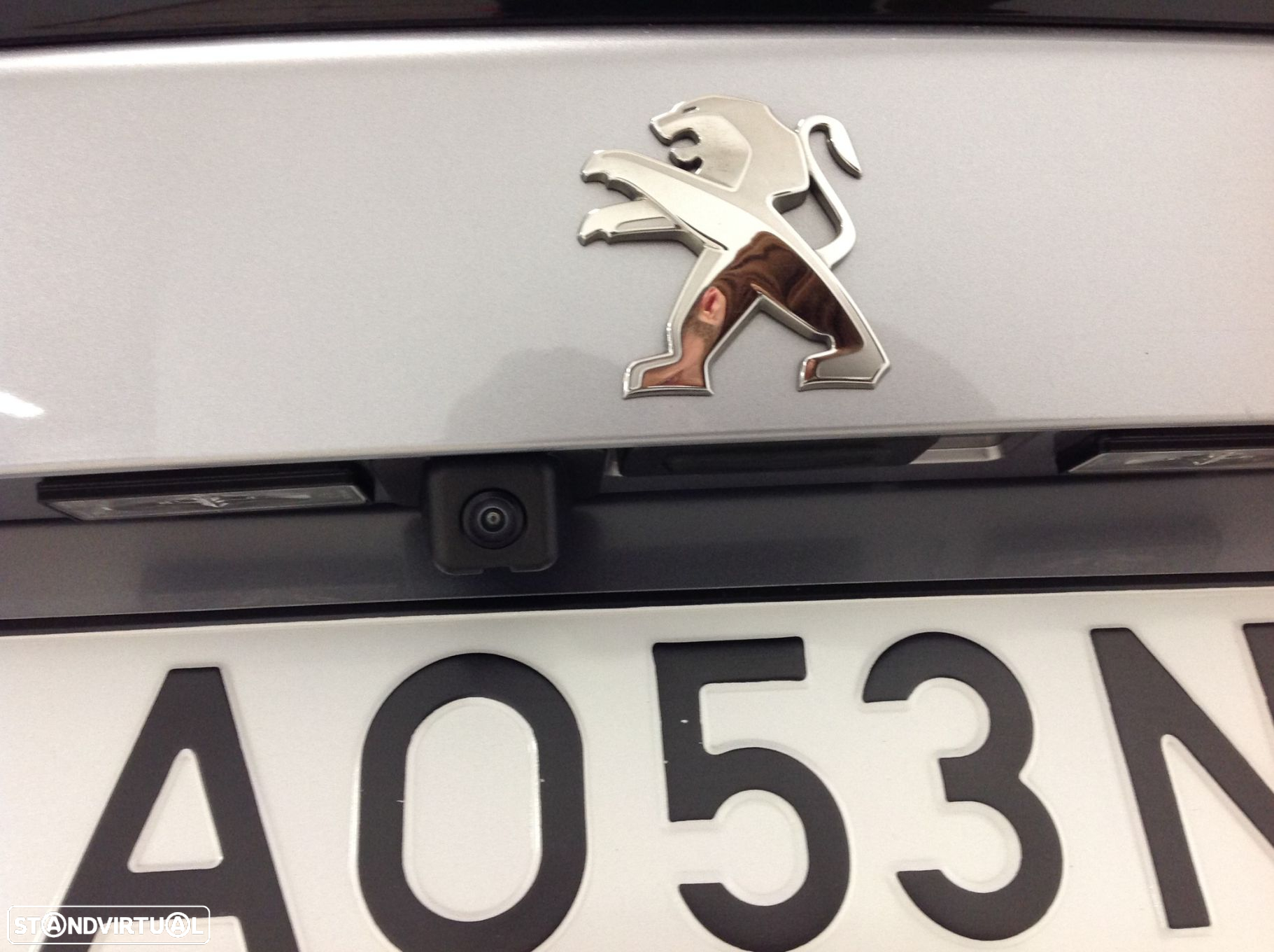 Peugeot 2008 1.2 PureTech Allure EAT8 - 33