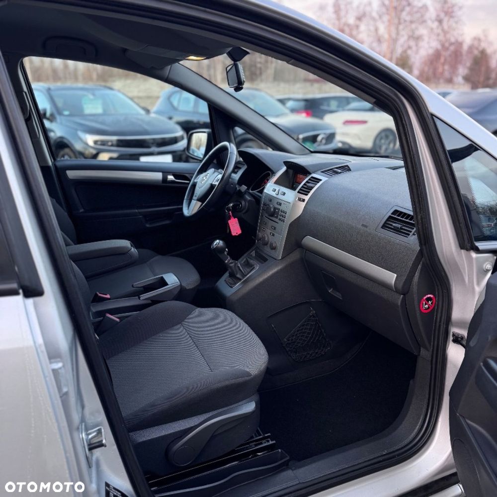 Opel Zafira - 29