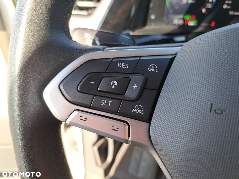 Volkswagen Multivan - 16