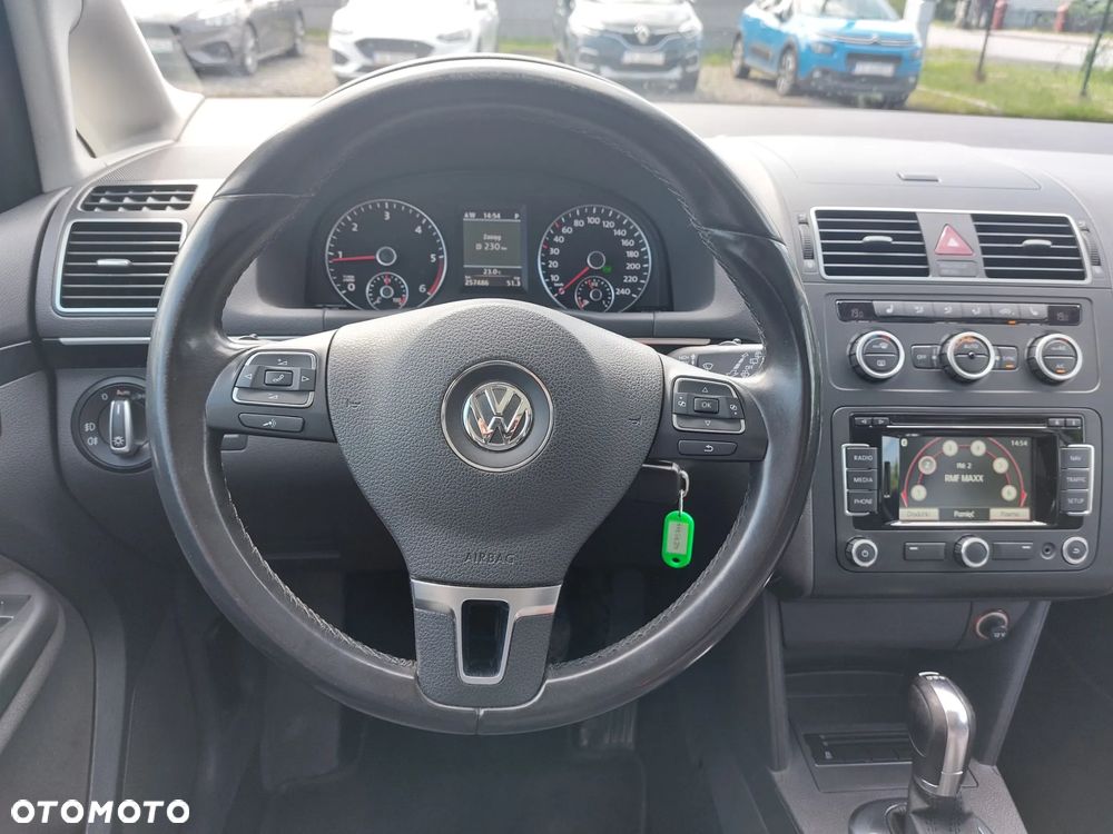 Volkswagen Touran 2.0 TDI DPF Highline DSG - 14