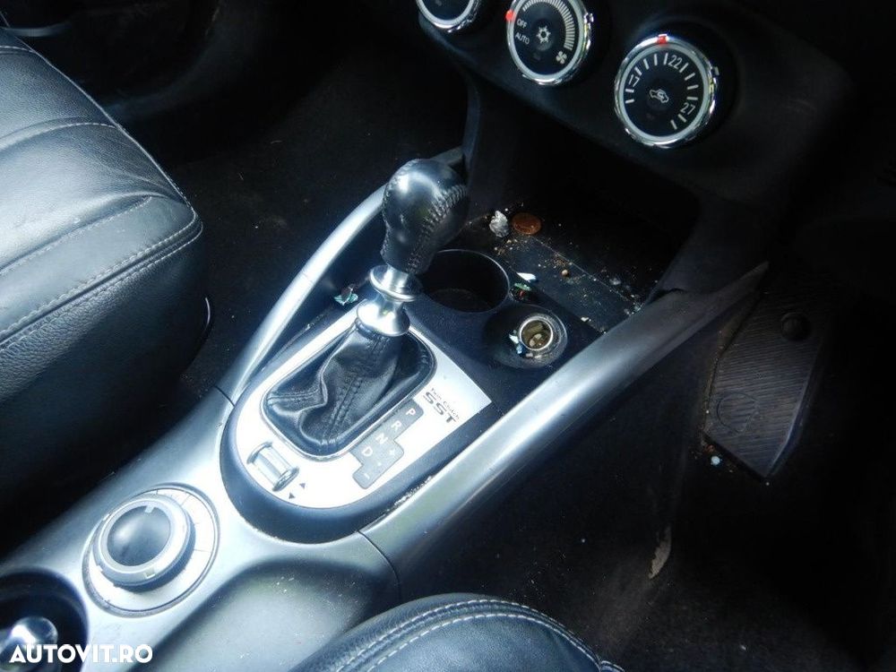 Timonerie Mitsubishi Outlander 2010 SUV 2.2 DIESEL - 12