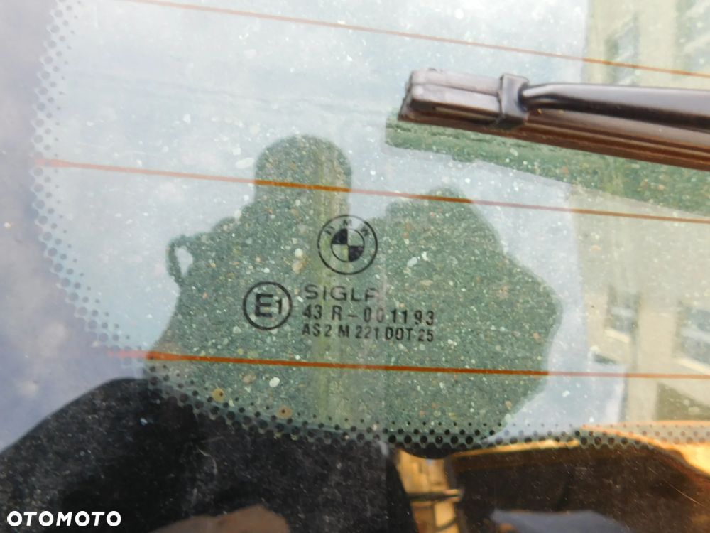 szyba tył w klapę otwierana BMW E39 TOURING - 2