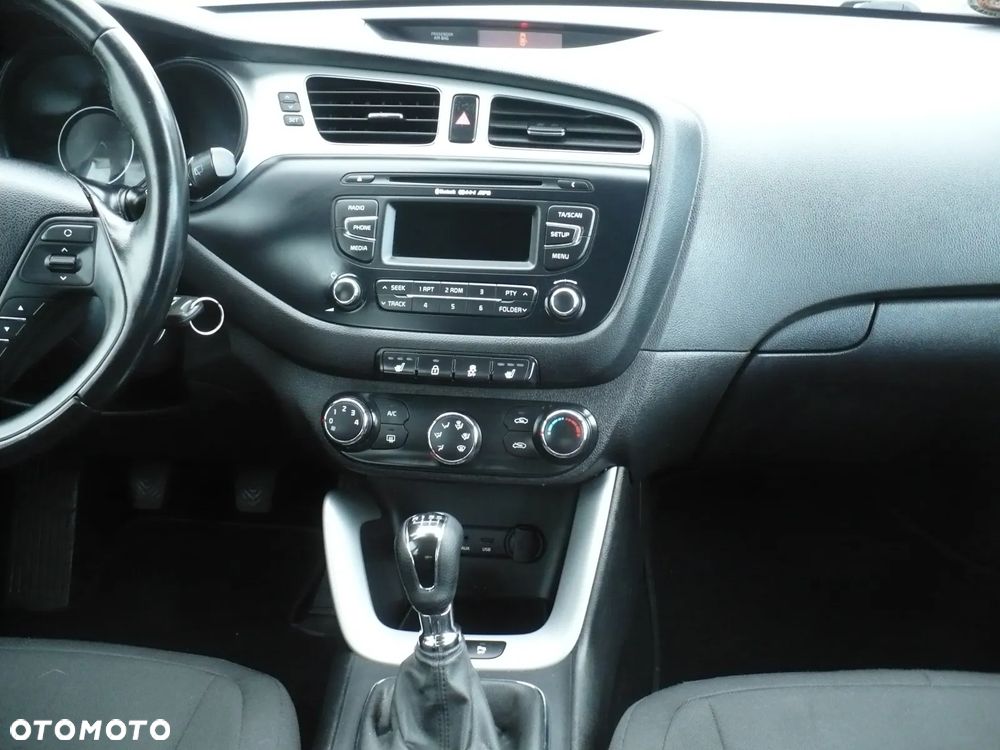 Kia Ceed 1.6 GDI Dream-Team Edition - 22