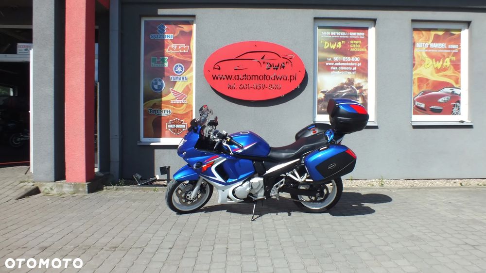 Suzuki GSX - 6