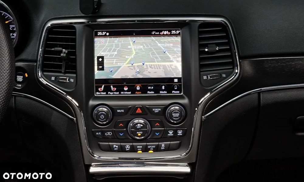 Jeep Grand Cherokee - 15