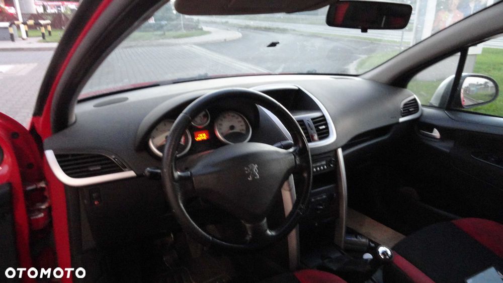 Peugeot 207 - 8