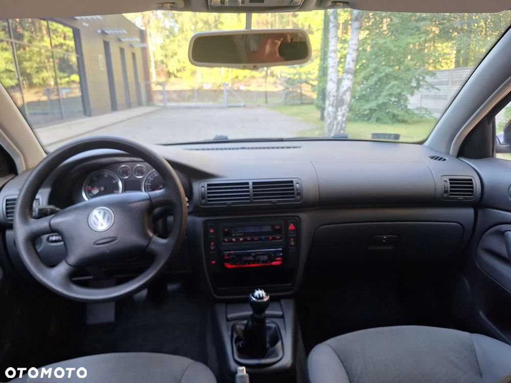 Volkswagen Passat 1.9 TDI Comfortline - 27